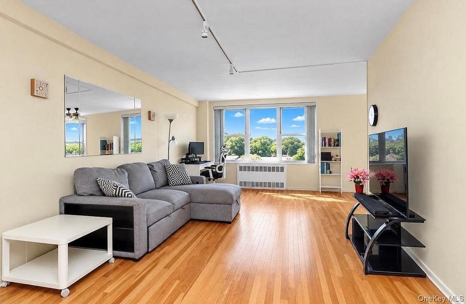 Bayside $280,000 合作公寓 照片 3