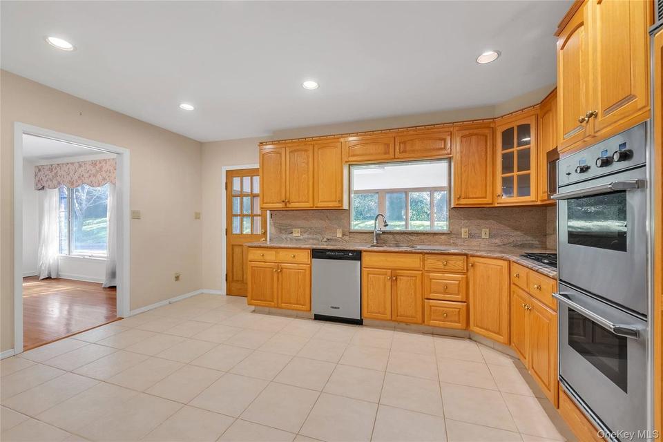 Great Neck (Russell Gardens) $1,788,000 Split-level 独栋 照片 7