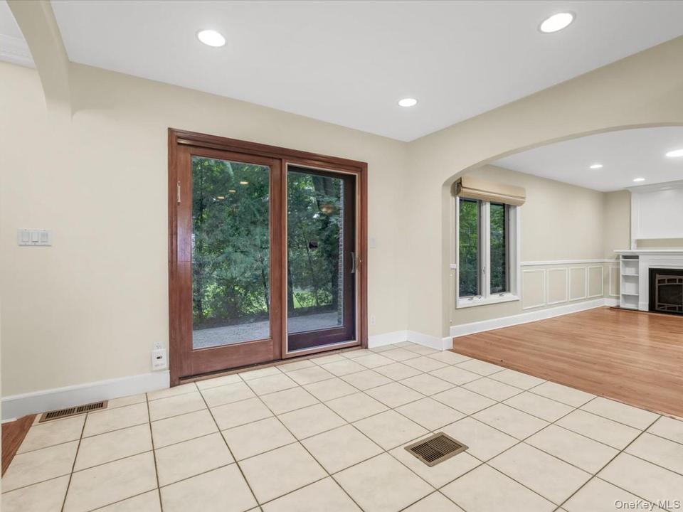 Great Neck Estates $1,948,000 砖砌 Colonial 独栋 照片 1