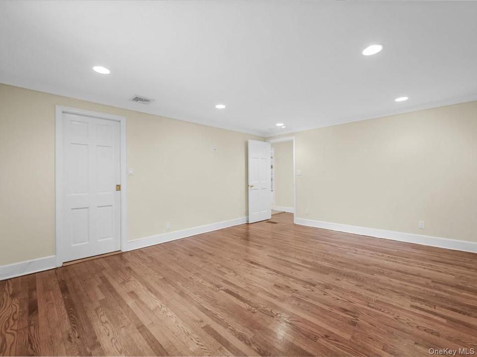 Great Neck Estates $1,948,000 砖砌 Colonial 独栋 照片 7