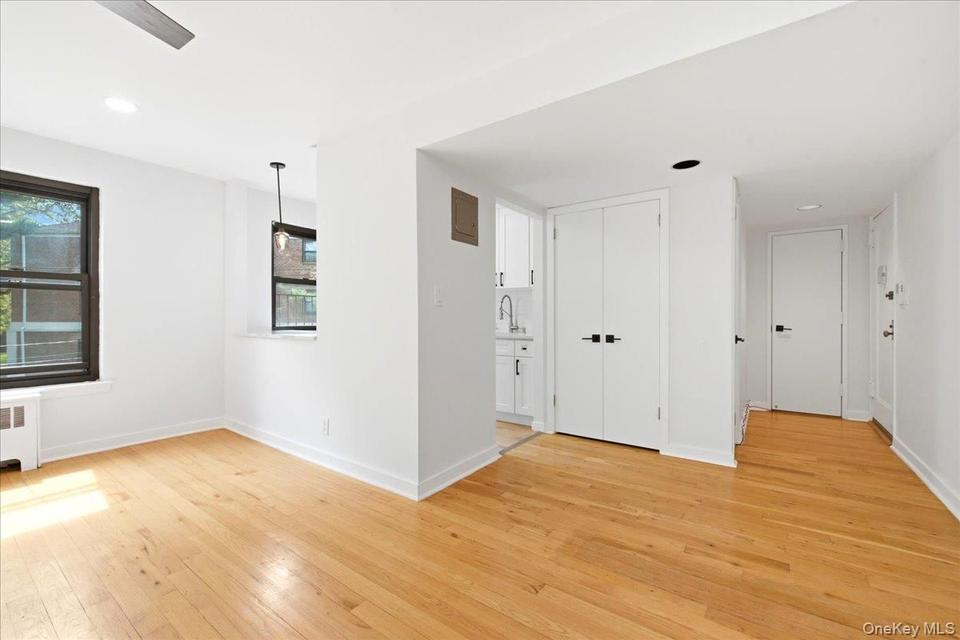Great Neck $319,000 花园式公寓 照片 4