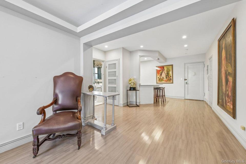 Great Neck $379,000 花园式公寓 照片 5