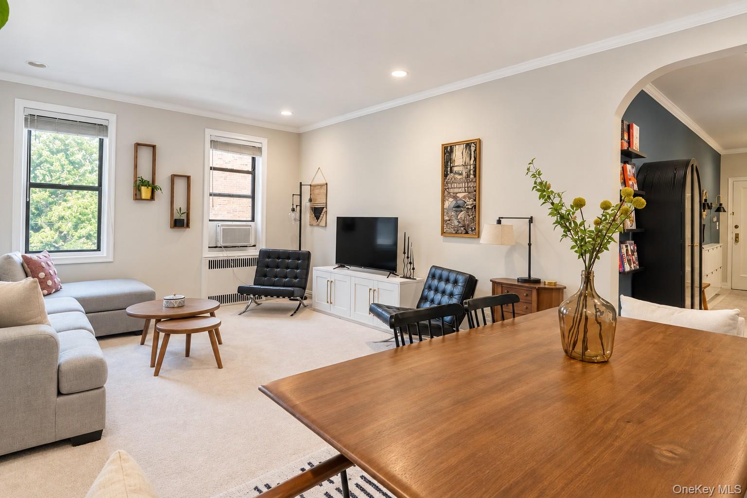 Great Neck $628,000 中层公寓 照片 6