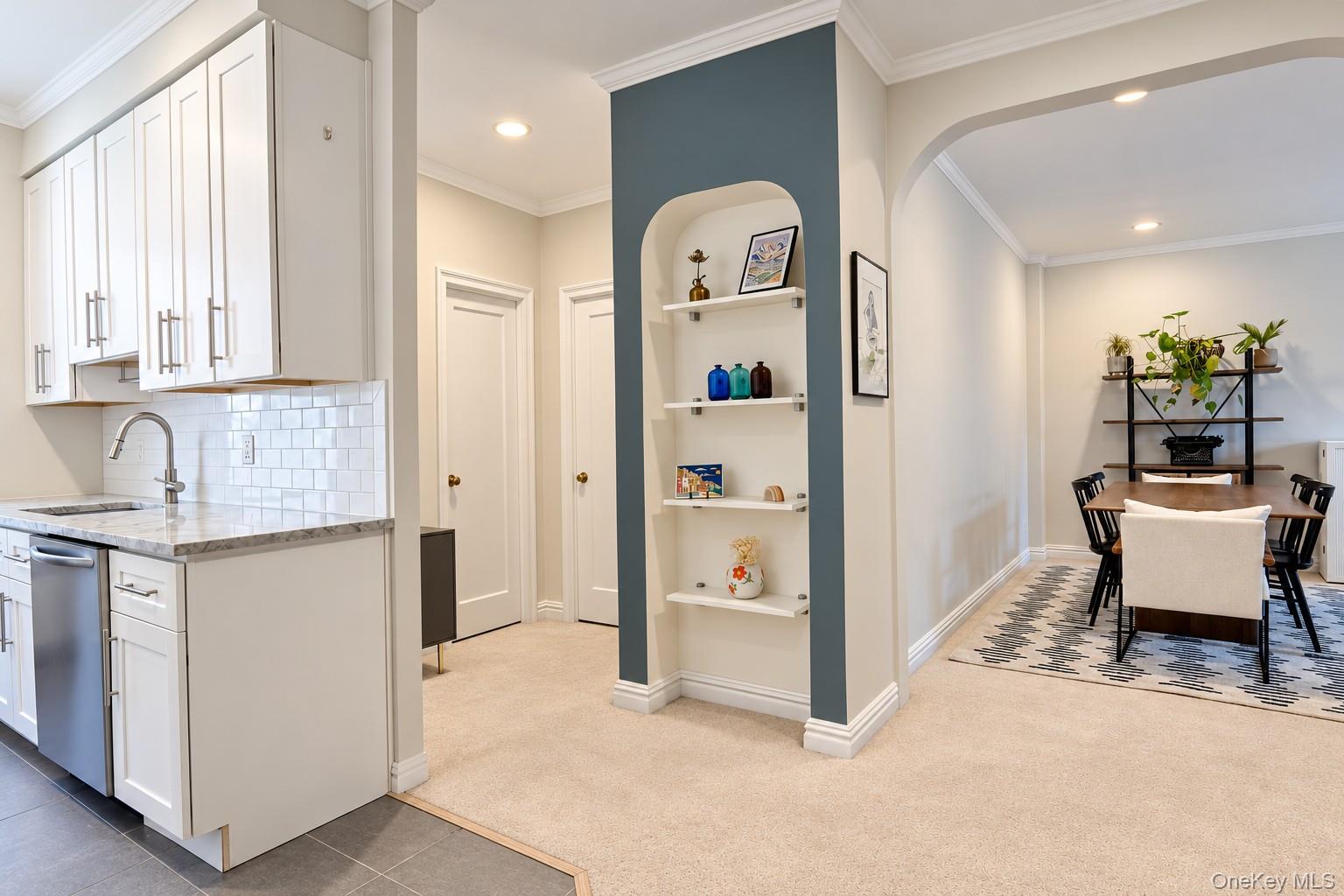 Great Neck $628,000 中层公寓 照片 9