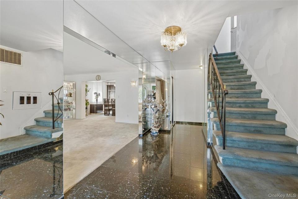 Port Washington (Soundview) $1,399,000 扩建 Colonial 独栋 照片 4