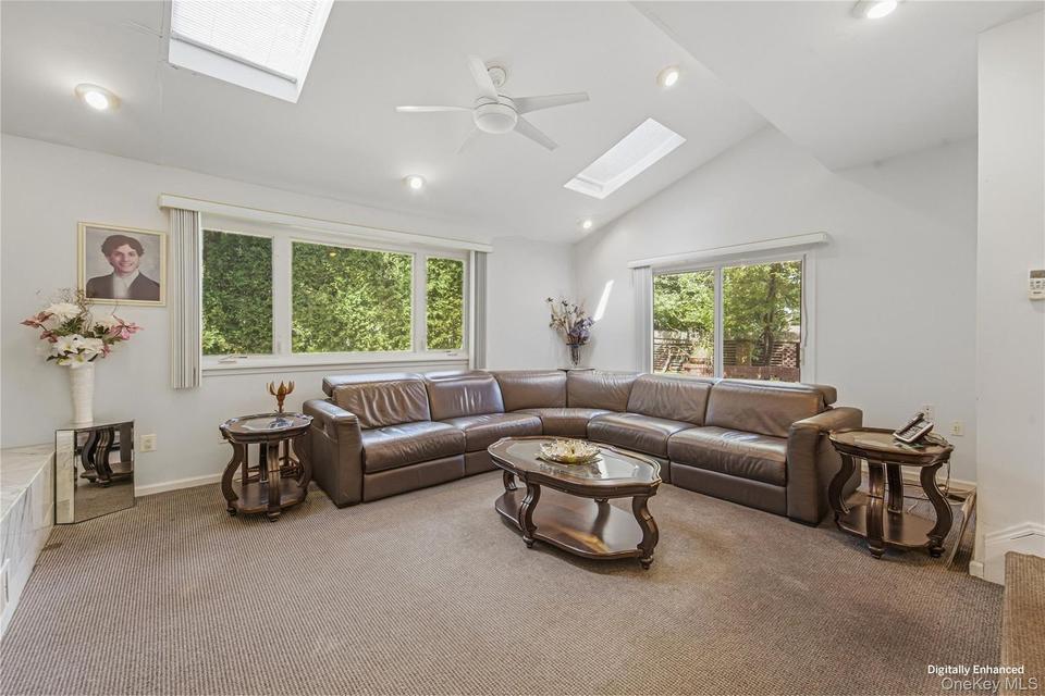 Port Washington (Soundview) $1,399,000 扩建 Colonial 独栋 照片 9