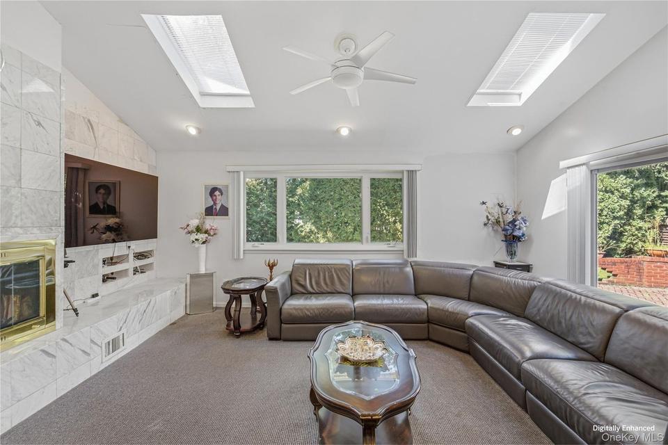 Port Washington (Soundview) $1,399,000 扩建 Colonial 独栋 照片 10