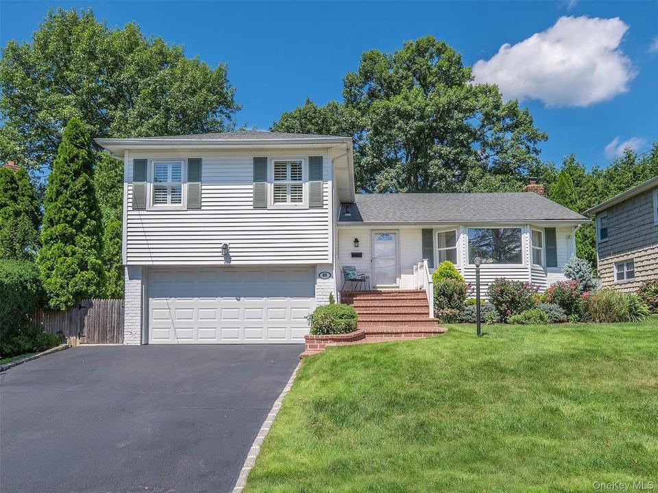 Port Washington (Salem) $1,465,000 Split-level 独栋 · 重新上市 照片 1