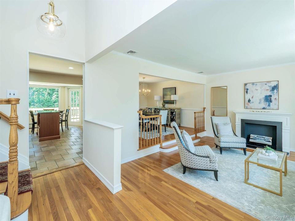 Port Washington (Salem) $1,465,000 Split-level 独栋 · 重新上市 照片 2