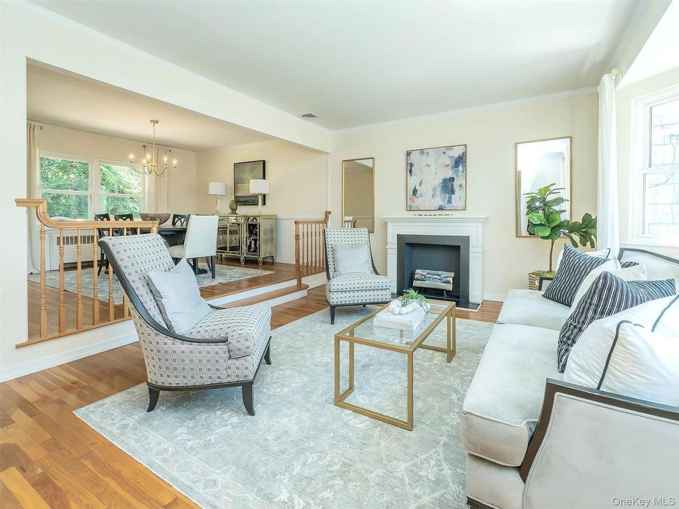 Port Washington (Salem) $1,465,000 Split-level 独栋 · 重新上市 照片 3