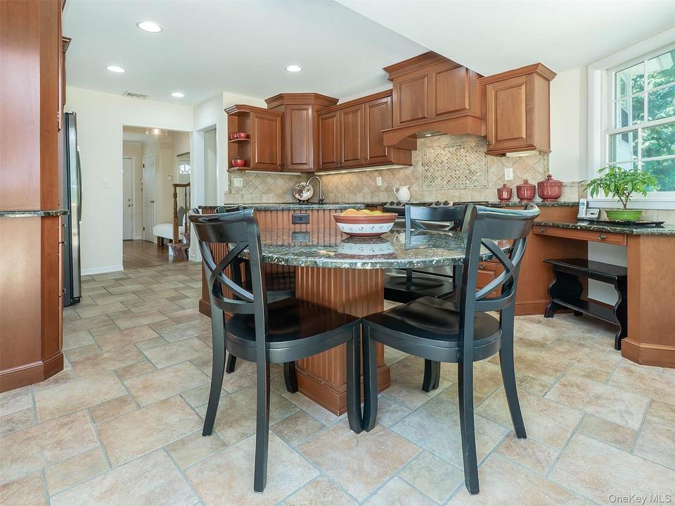 Port Washington (Salem) $1,465,000 Split-level 独栋 · 重新上市 照片 7
