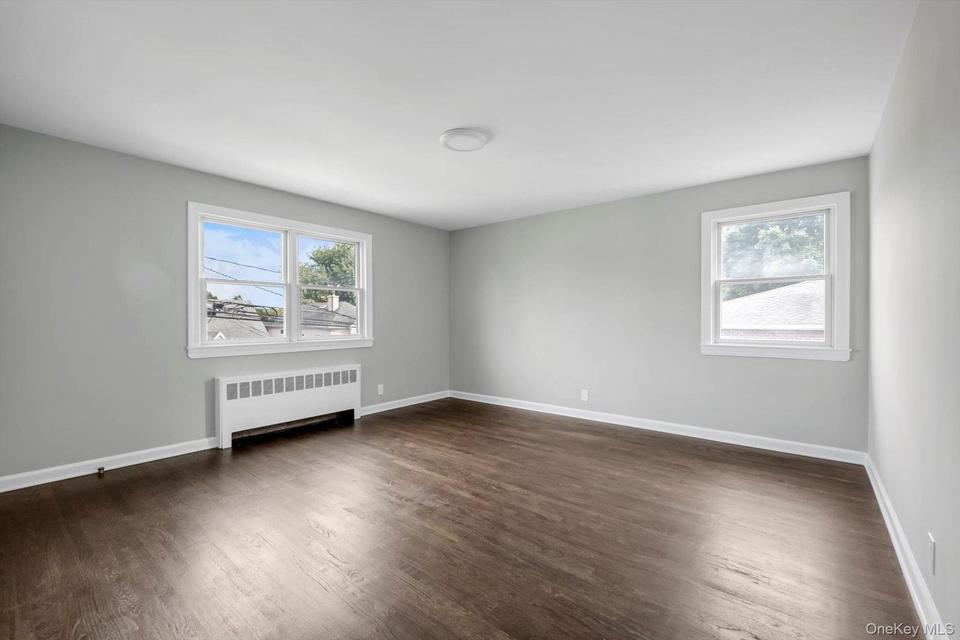 Port Washington (Manorhaven) $1,949,000 合法双拼住宅 照片 5