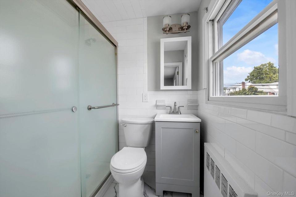 Port Washington (Manorhaven) $1,949,000 合法双拼住宅 照片 6