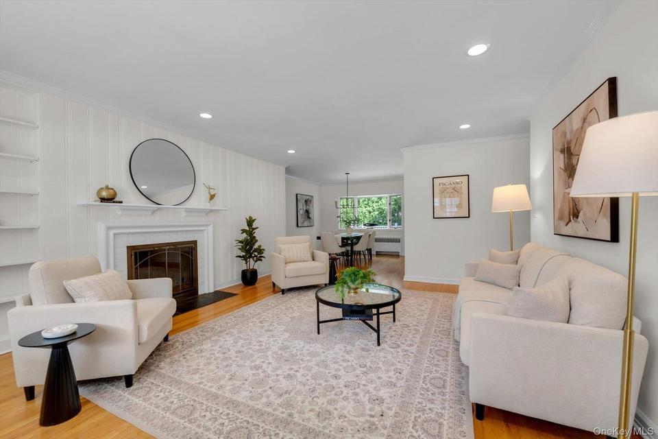 Port Washington (Bayview Colony) $2,050,000 Cape Cod 独栋 照片 8