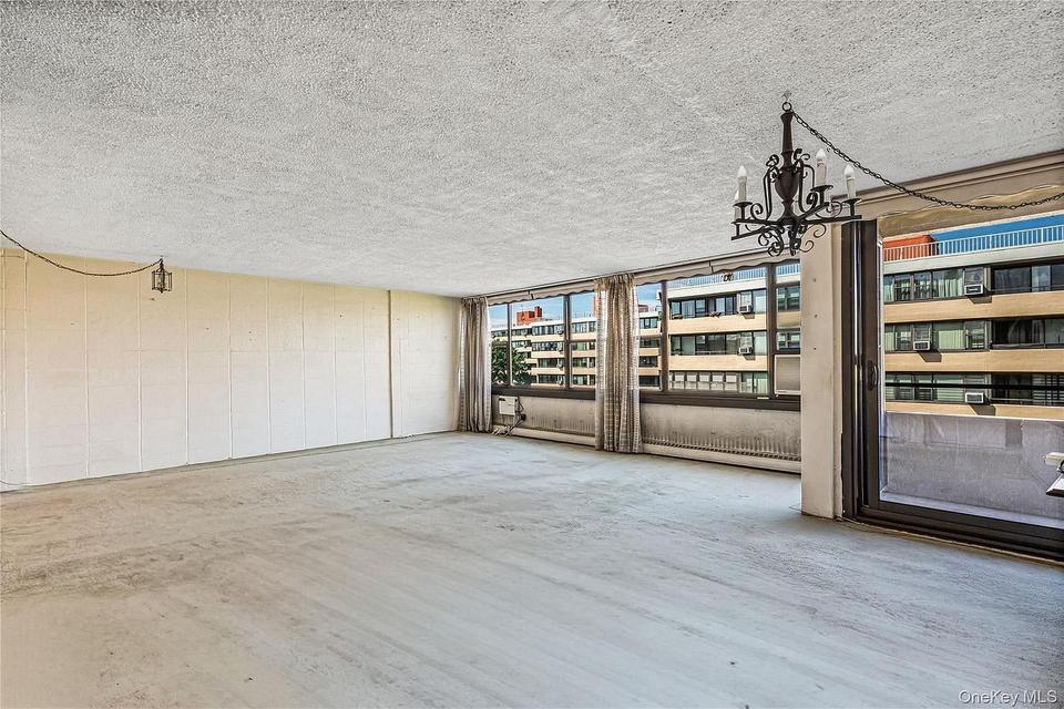Whitestone $370,000 合作公寓 照片 3