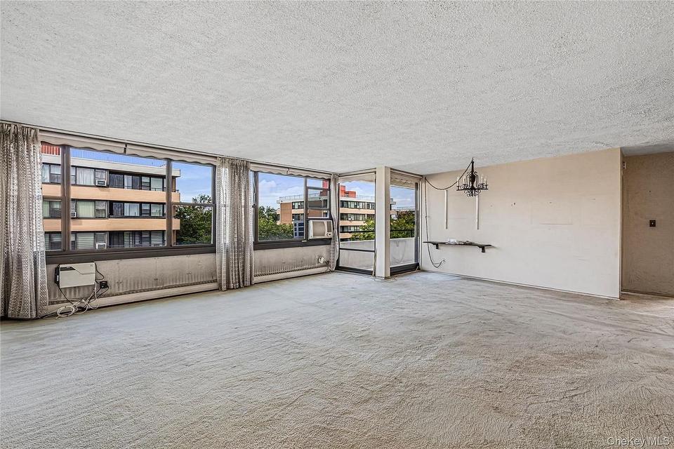 Whitestone $370,000 合作公寓 照片 4