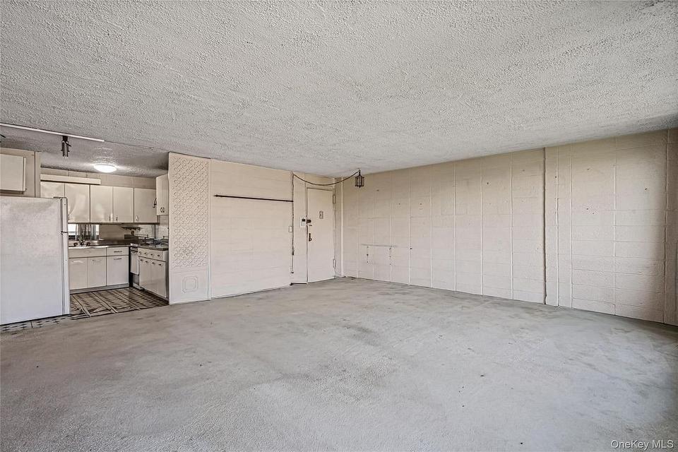Whitestone $370,000 合作公寓 照片 9