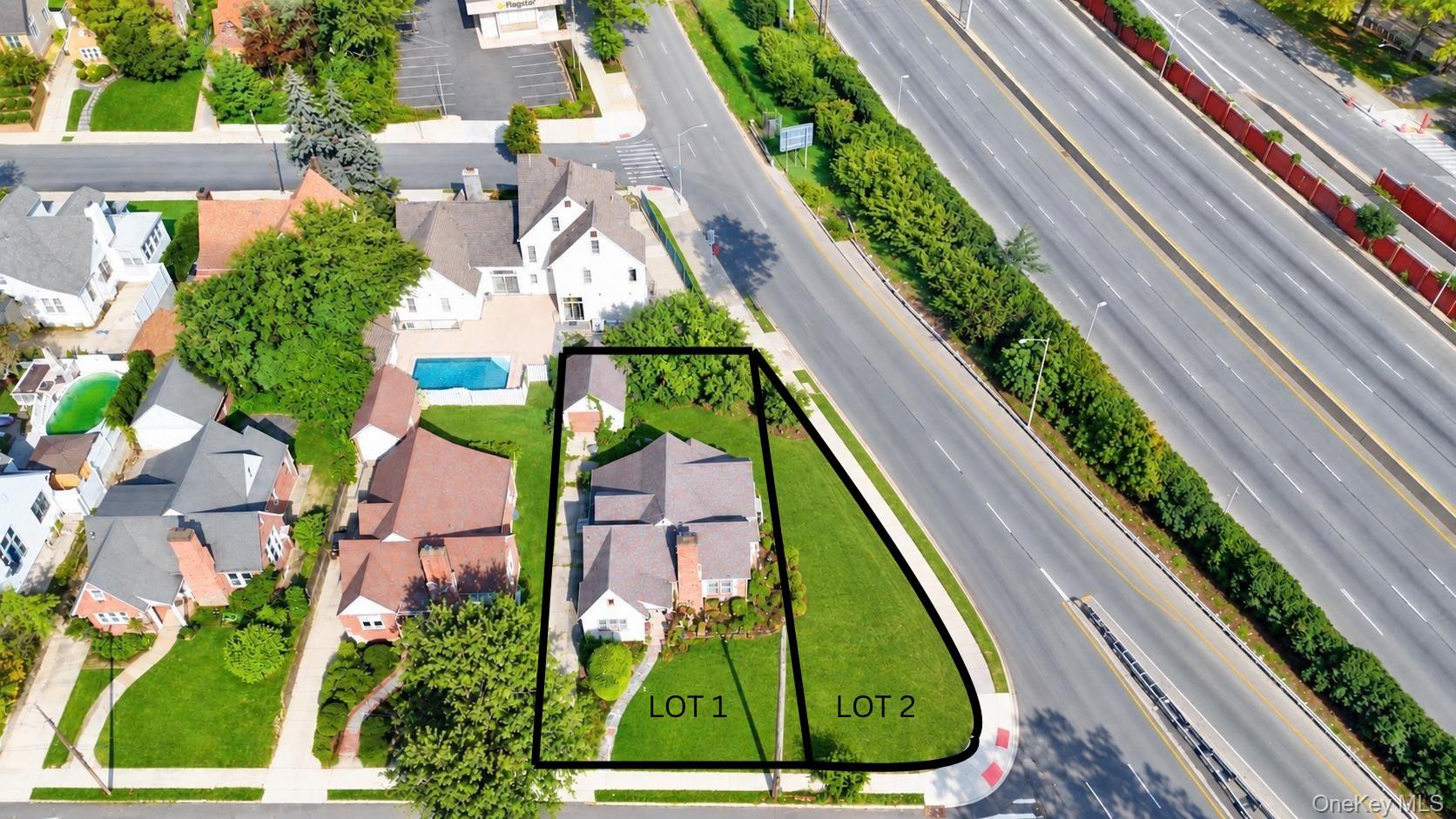 Little Neck $1,080,000 独栋住宅（Expanded Cape） 照片 2