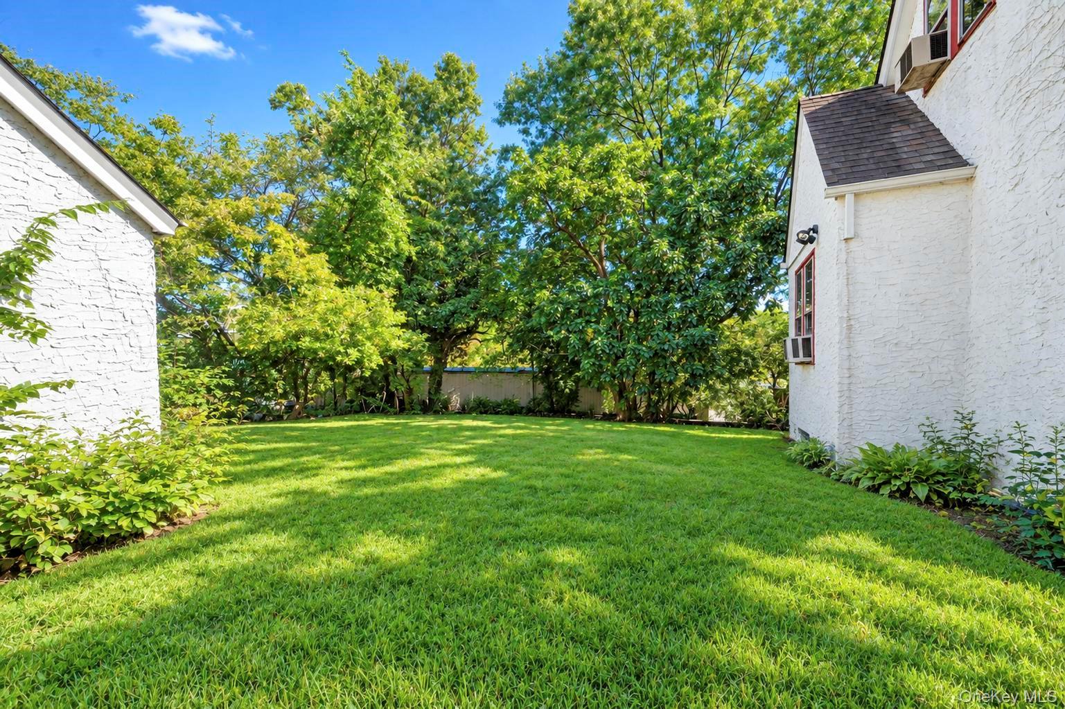Little Neck $1,080,000 独栋住宅（Expanded Cape） 照片 9