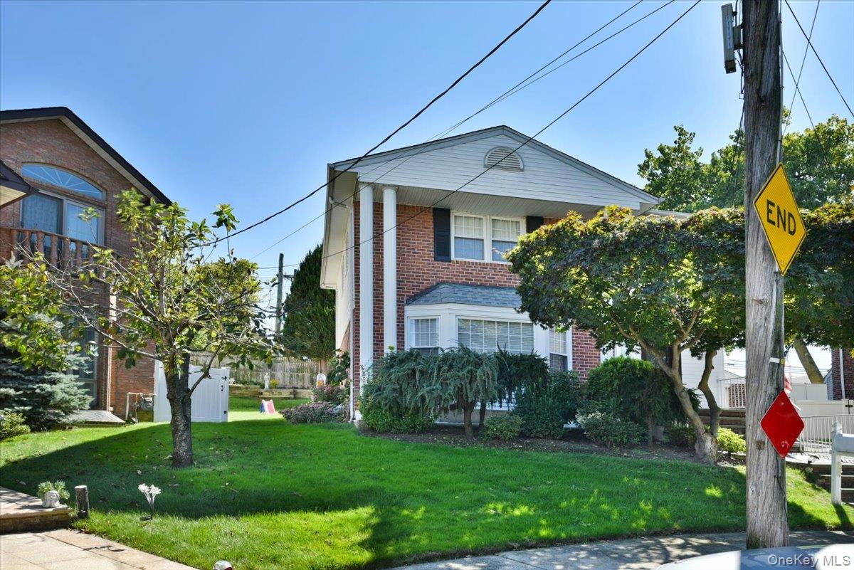 Little Neck $1,355,000 独栋住宅（Colonial） 照片 4