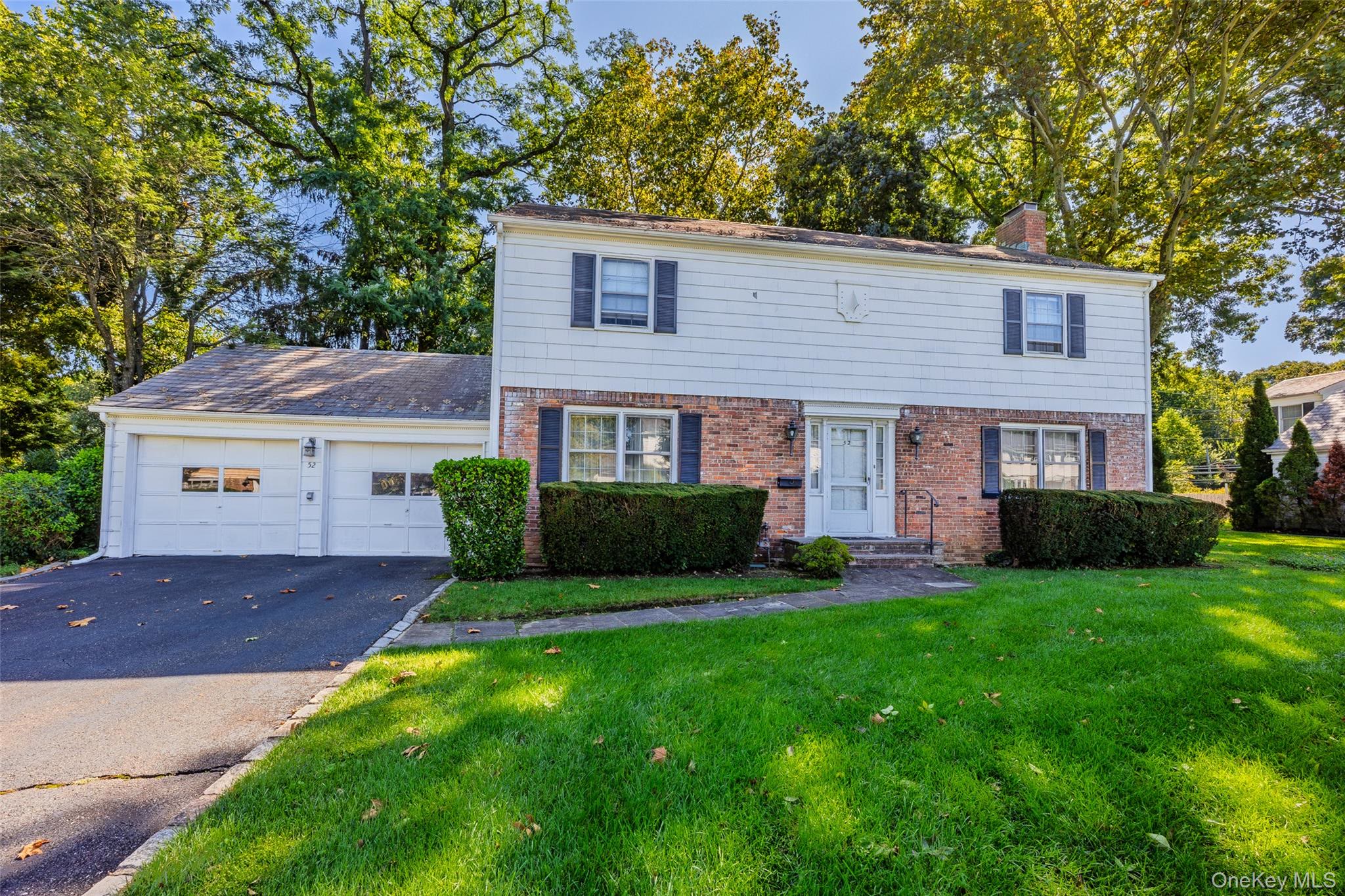 Manhasset (Munsey Park) $1,750,000 Colonial 独栋 照片 1