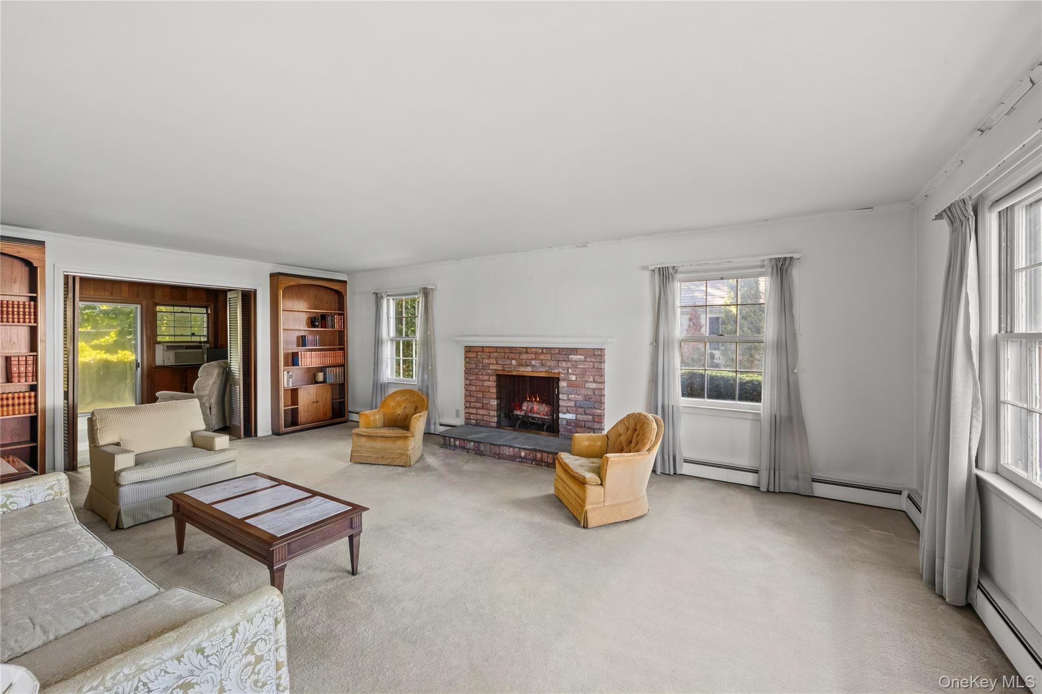 Manhasset (Munsey Park) $1,750,000 Colonial 独栋 照片 5
