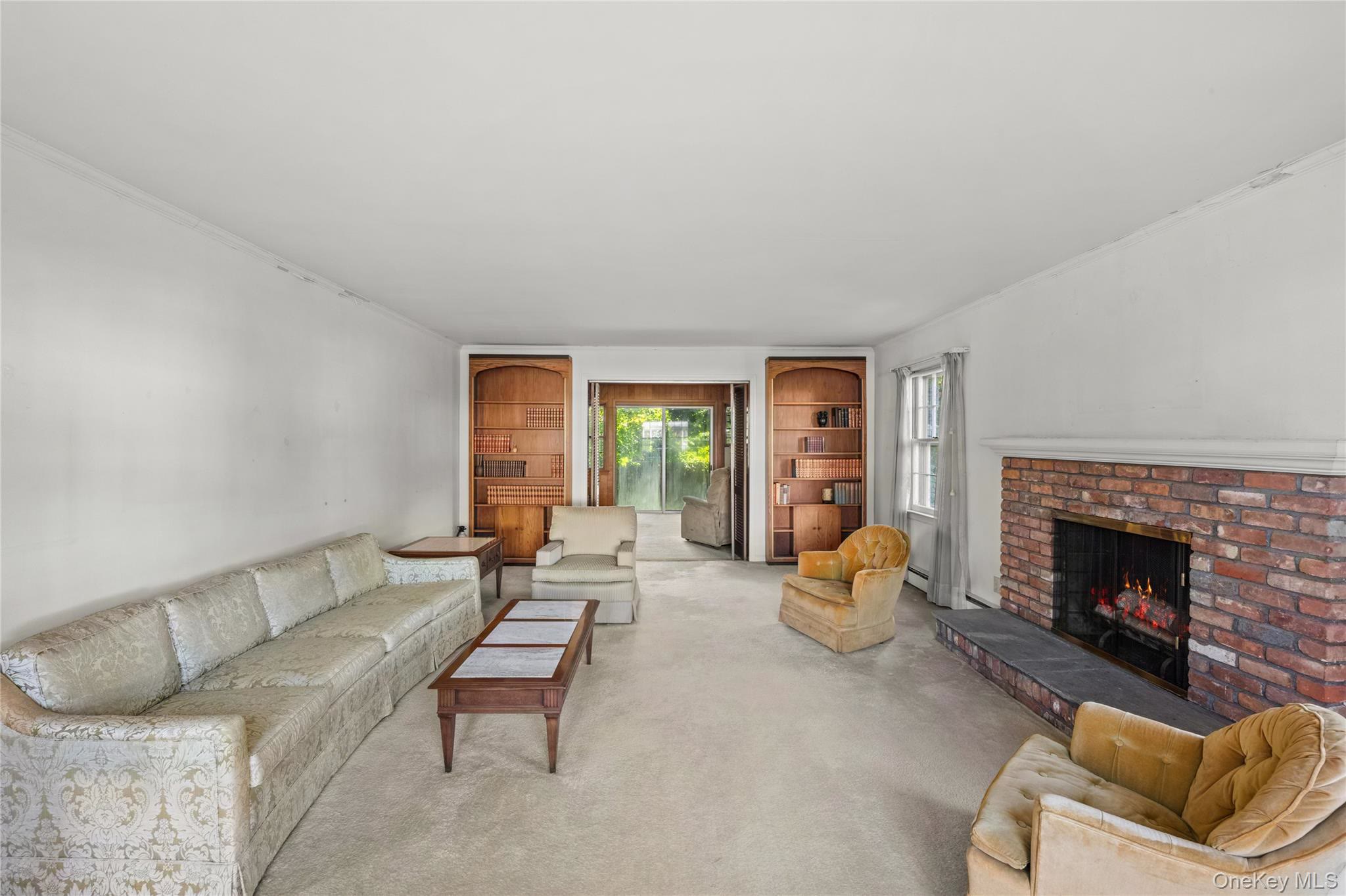 Manhasset (Munsey Park) $1,750,000 Colonial 独栋 照片 6