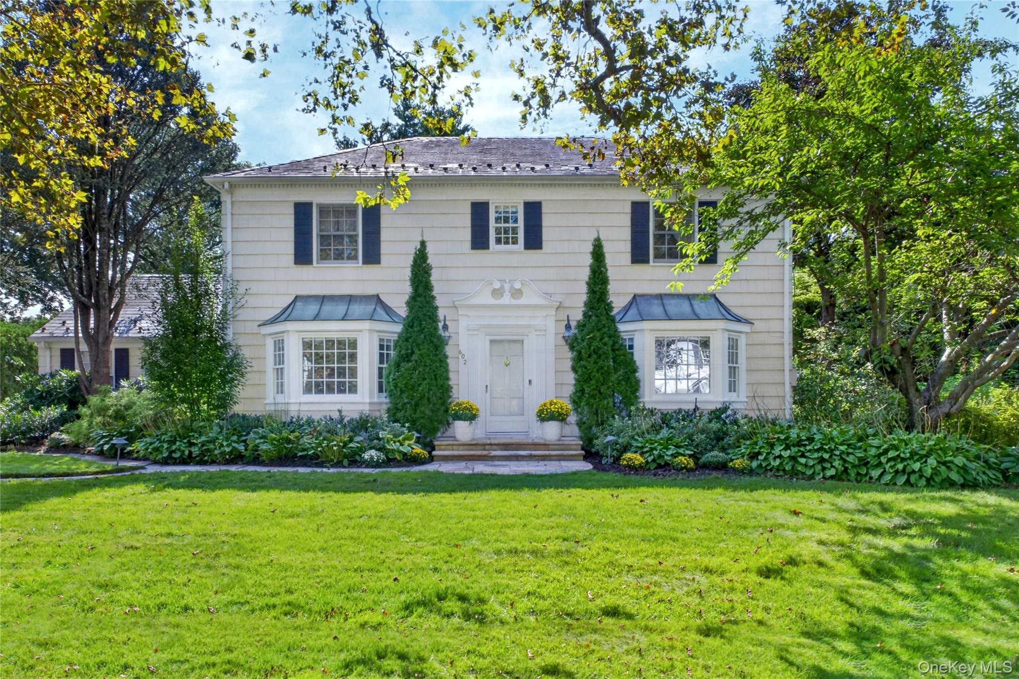 Manhasset (Munsey Park) $2,998,000 中央大厅 Colonial 独栋 照片 1