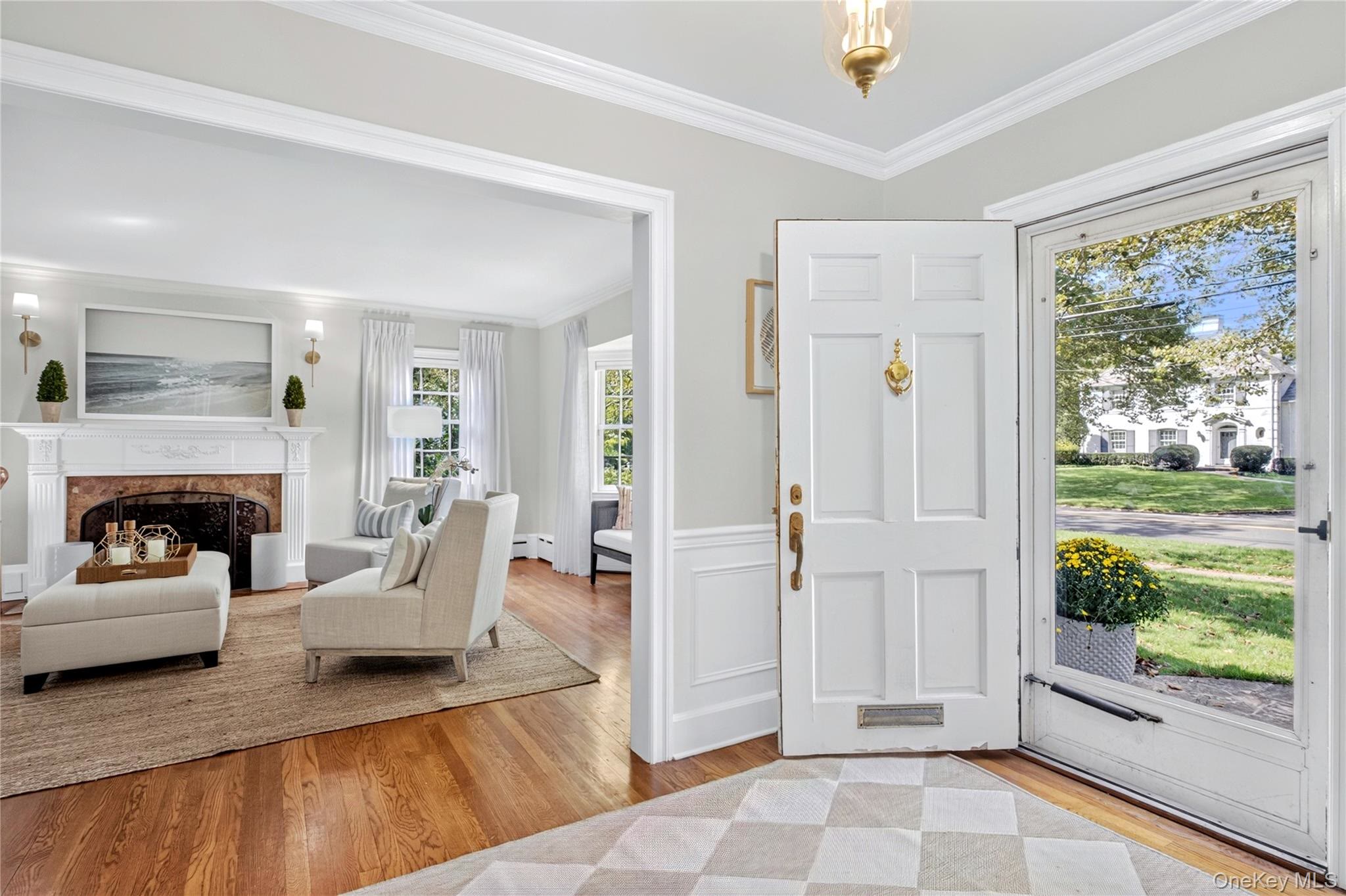 Manhasset (Munsey Park) $2,998,000 中央大厅 Colonial 独栋 照片 4