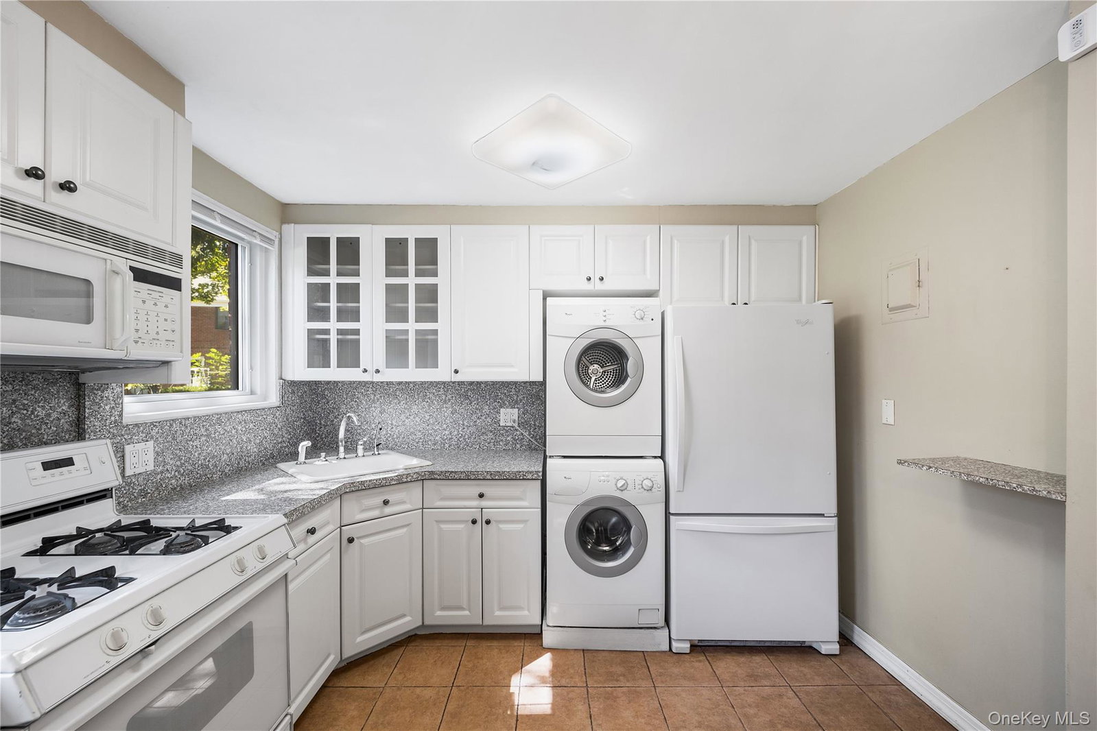 Oakland Gardens $320,000 合作公寓 照片 4