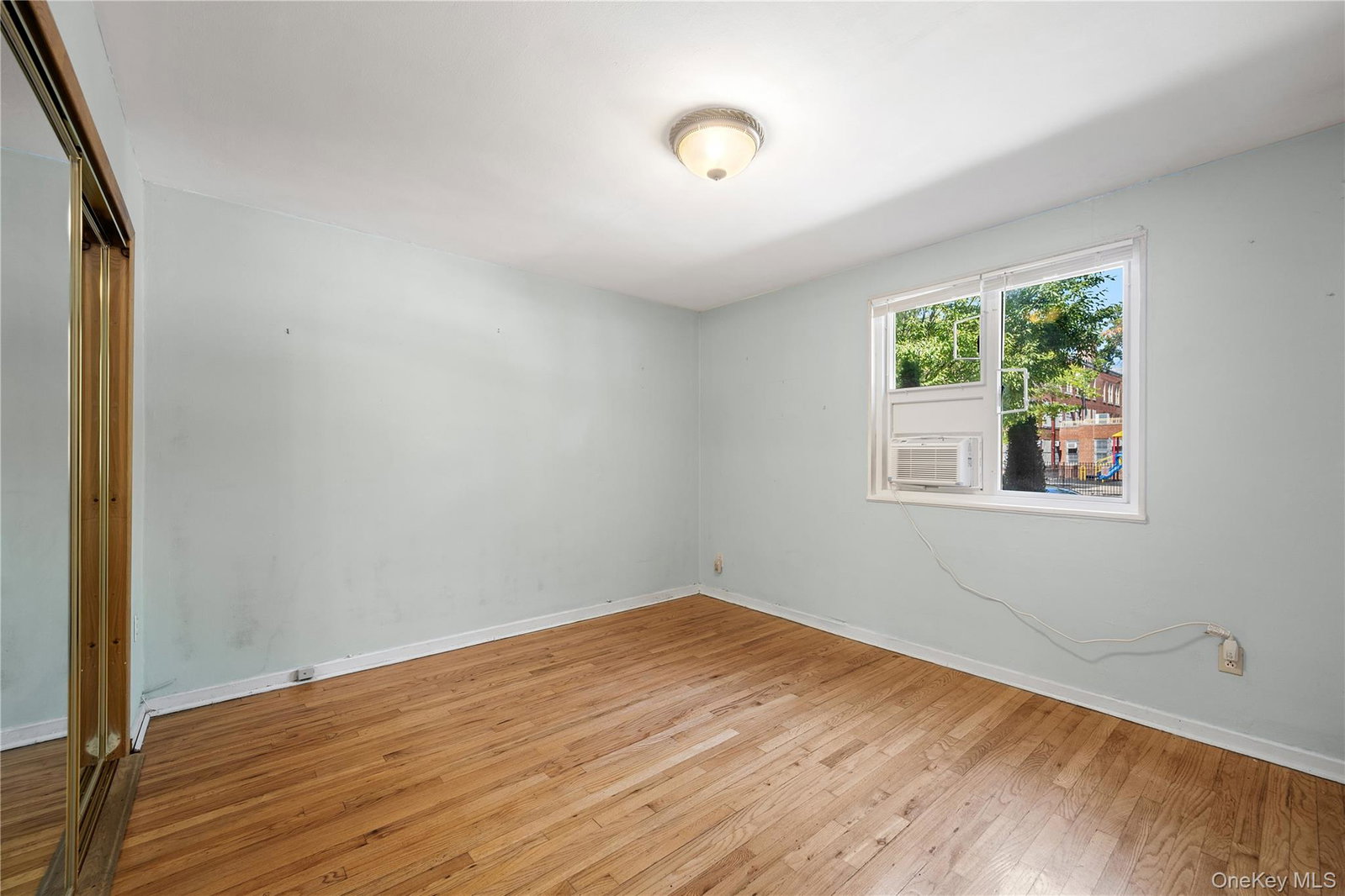 Oakland Gardens $320,000 合作公寓 照片 8
