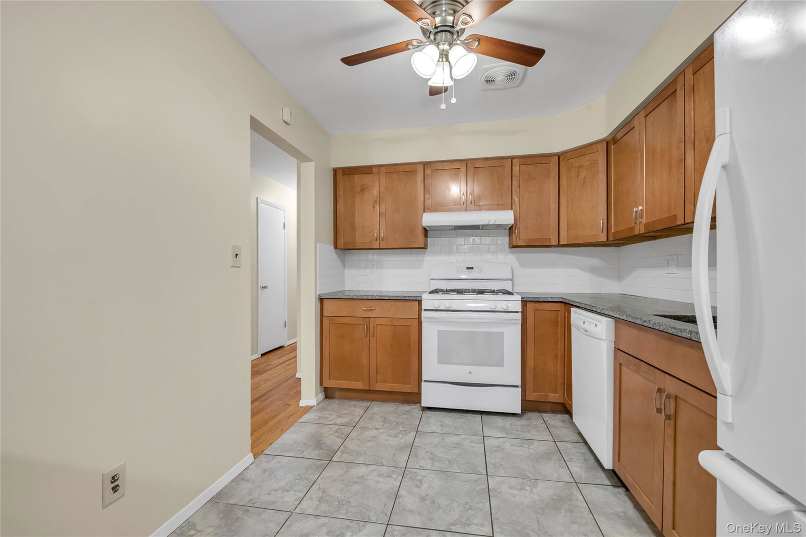 Oakland Gardens $738,000 公寓（Condo） 照片 7