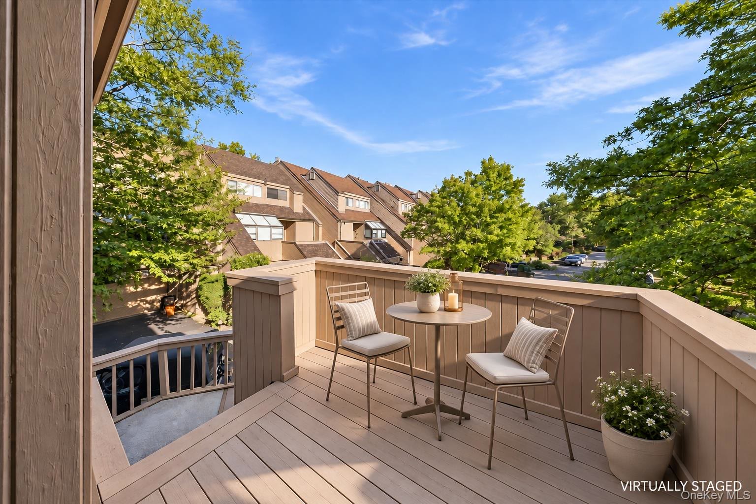 Port Washington (Flower Hill) $1,085,000 端户联排 照片 3