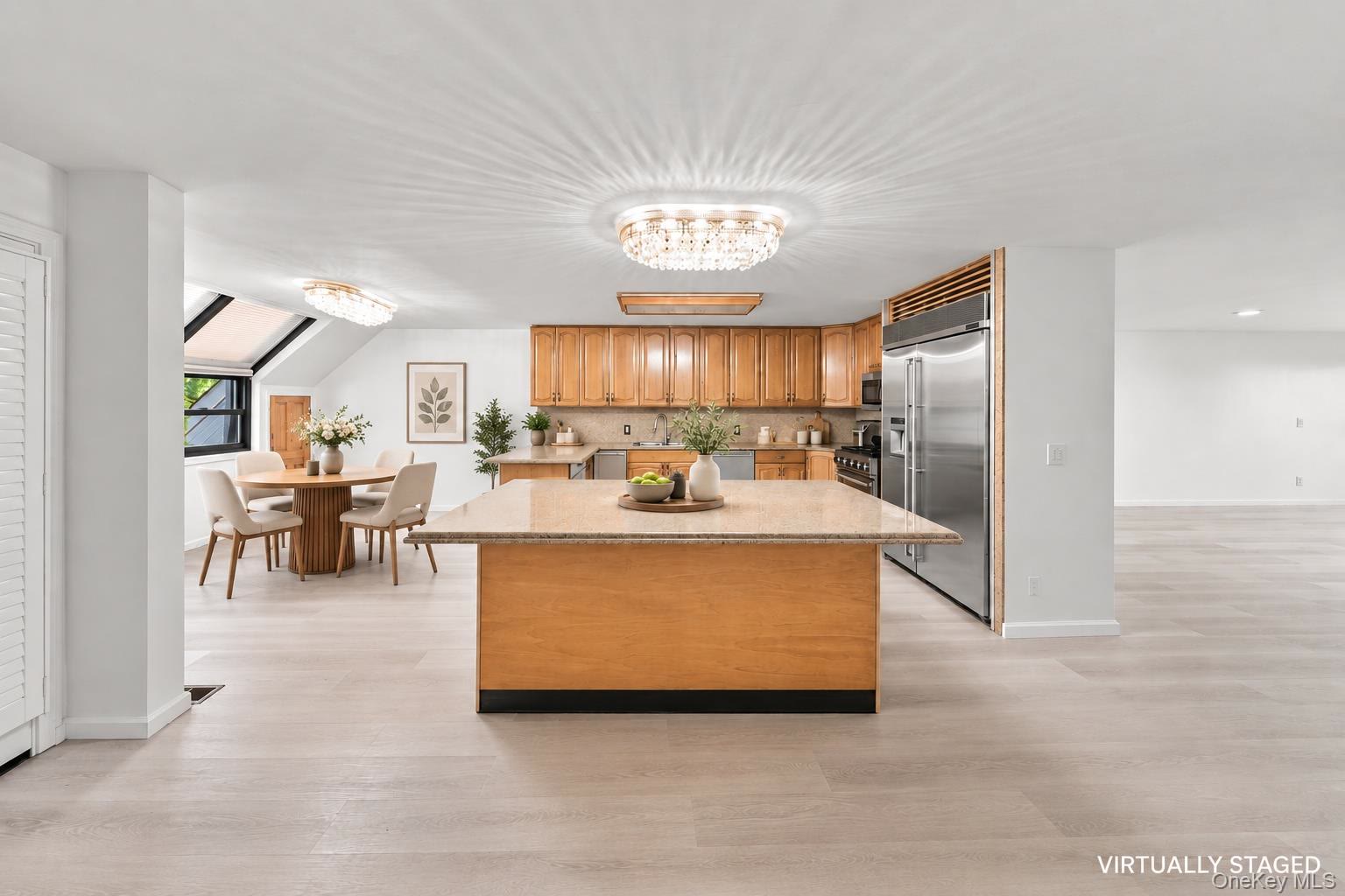 Port Washington (Flower Hill) $1,085,000 端户联排 照片 5