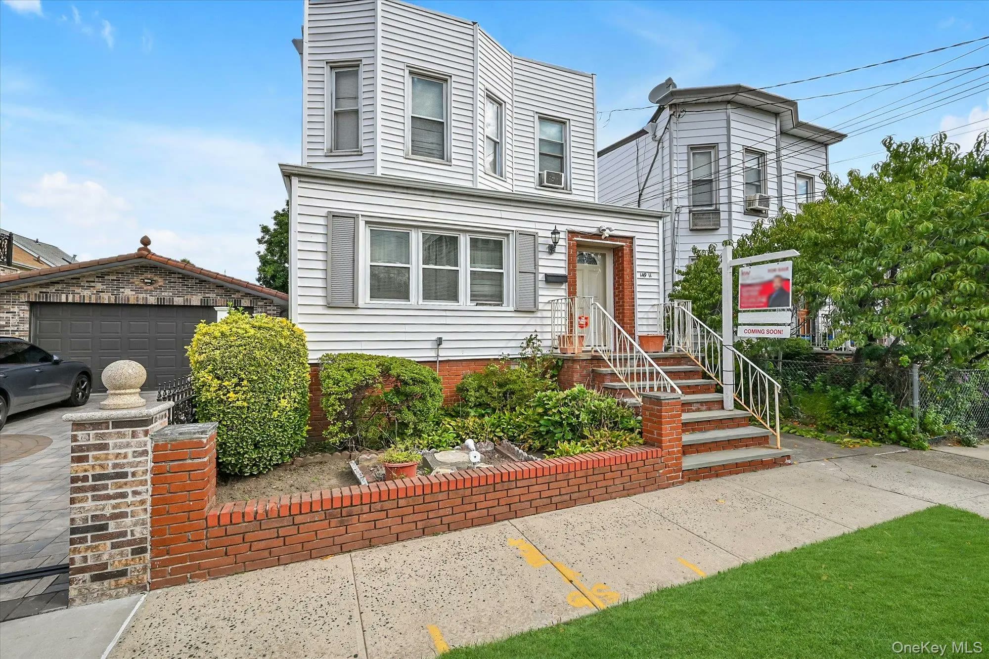 Whitestone $1,065,888 两家庭住宅 照片 1