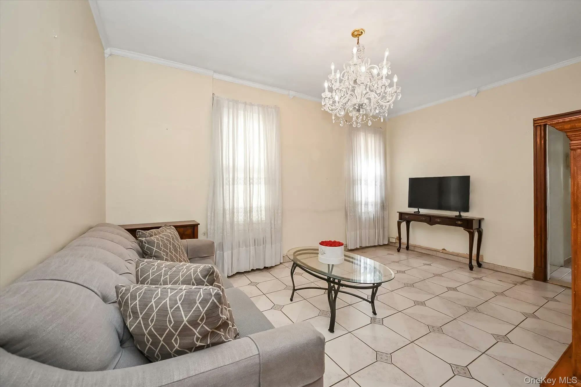 Whitestone $1,065,888 两家庭住宅 照片 5