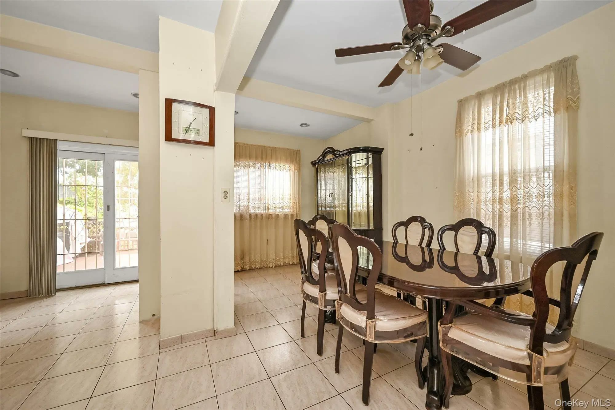 Whitestone $1,065,888 两家庭住宅 照片 6