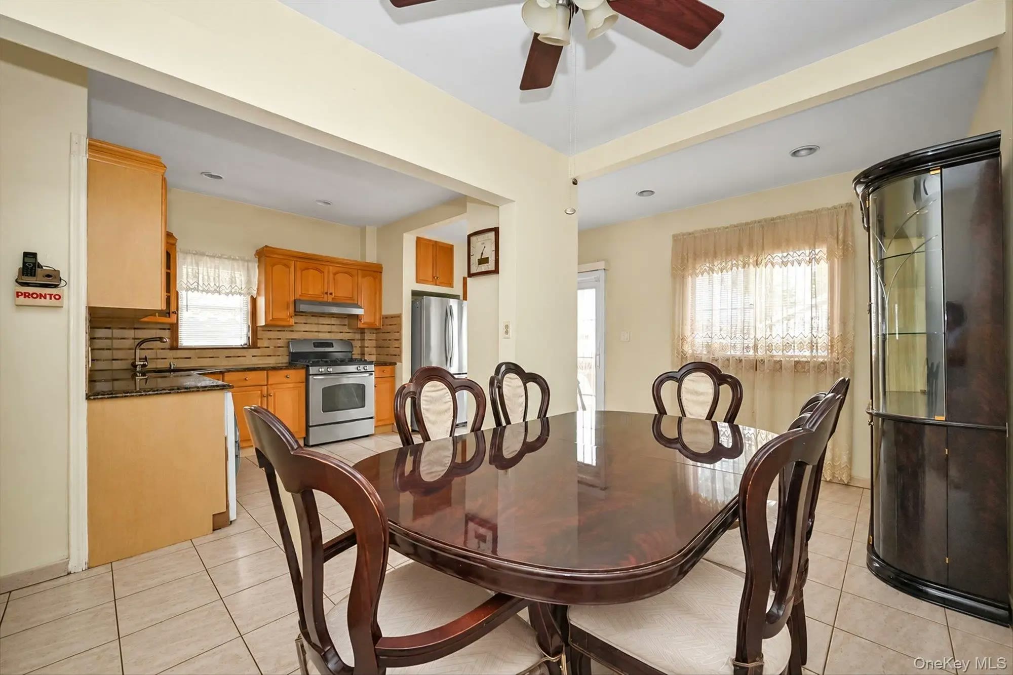 Whitestone $1,065,888 两家庭住宅 照片 7
