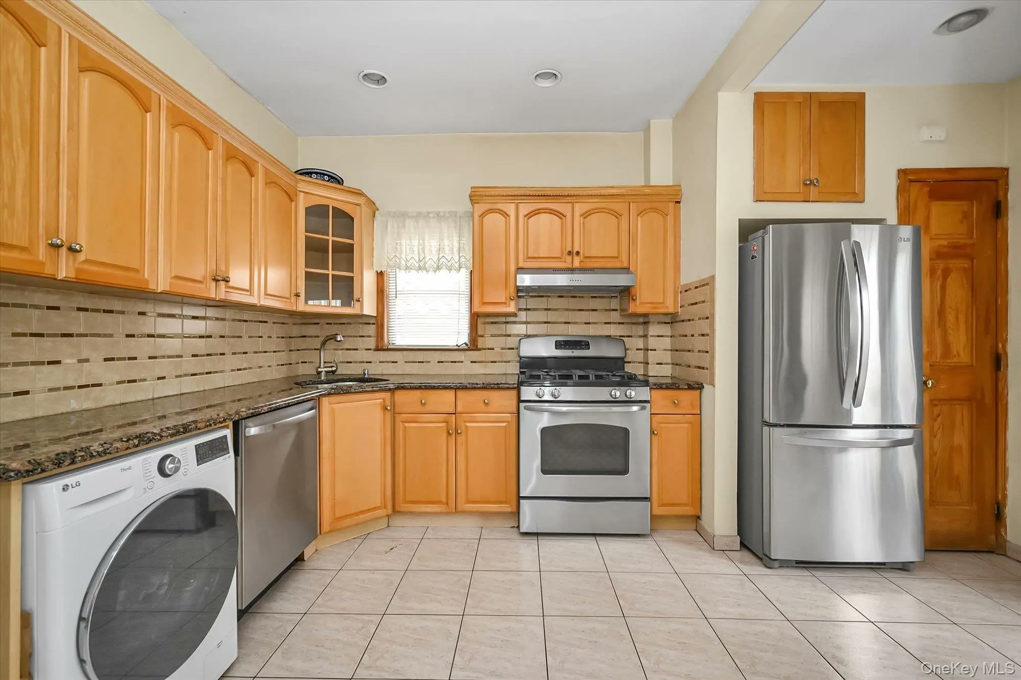 Whitestone $1,065,888 两家庭住宅 照片 9