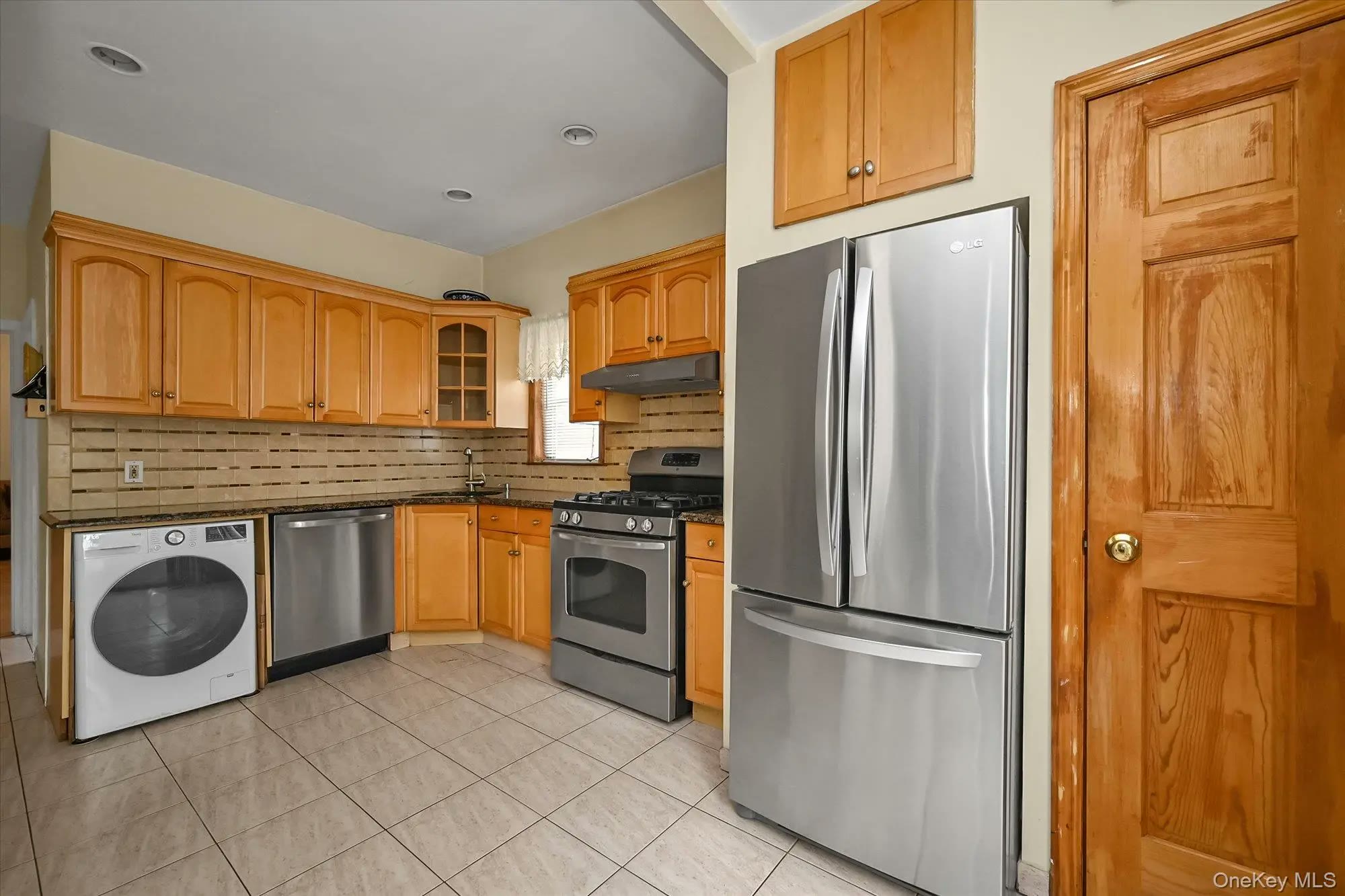 Whitestone $1,065,888 两家庭住宅 照片 10