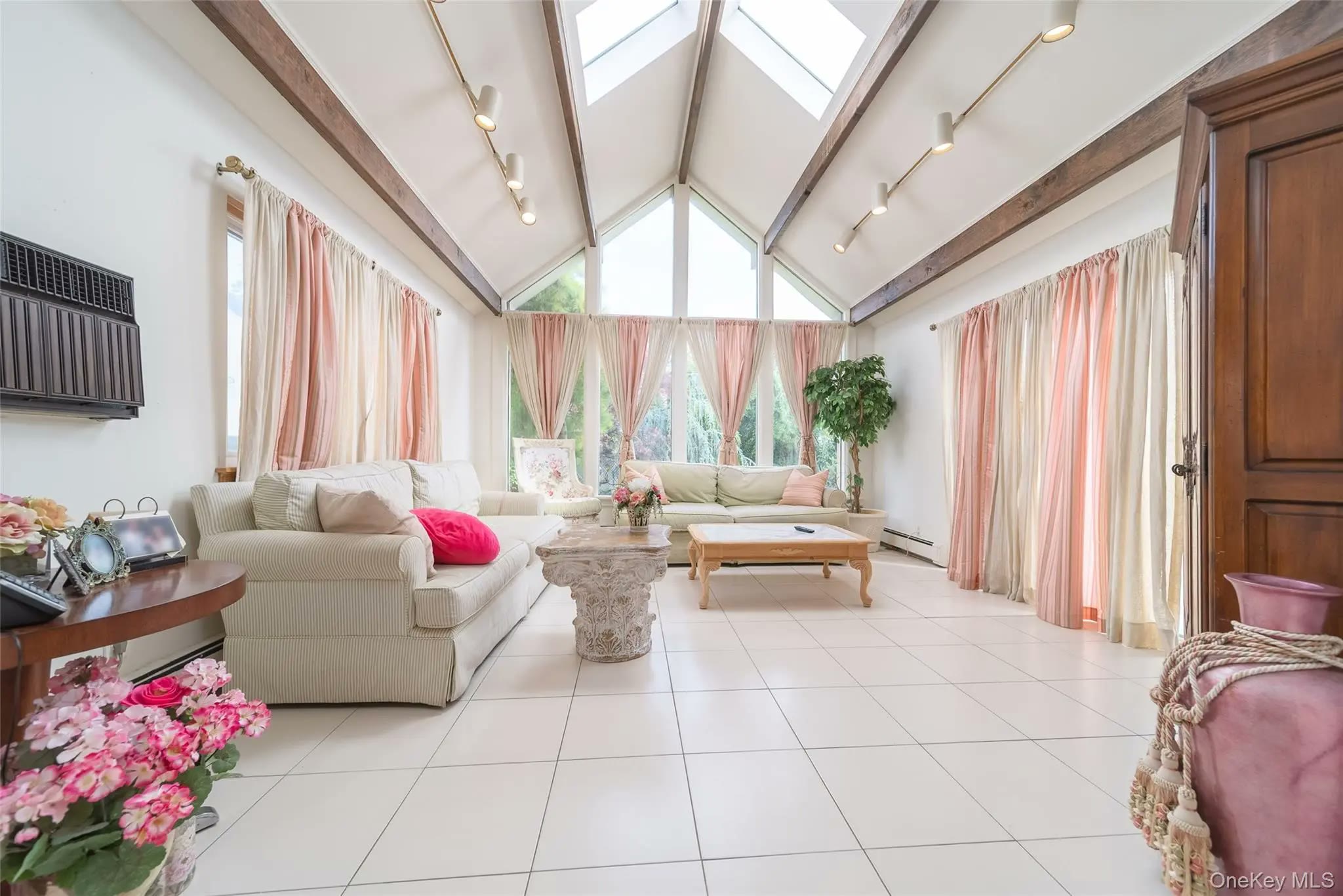 Whitestone $1,388,000 独栋住宅 照片 7