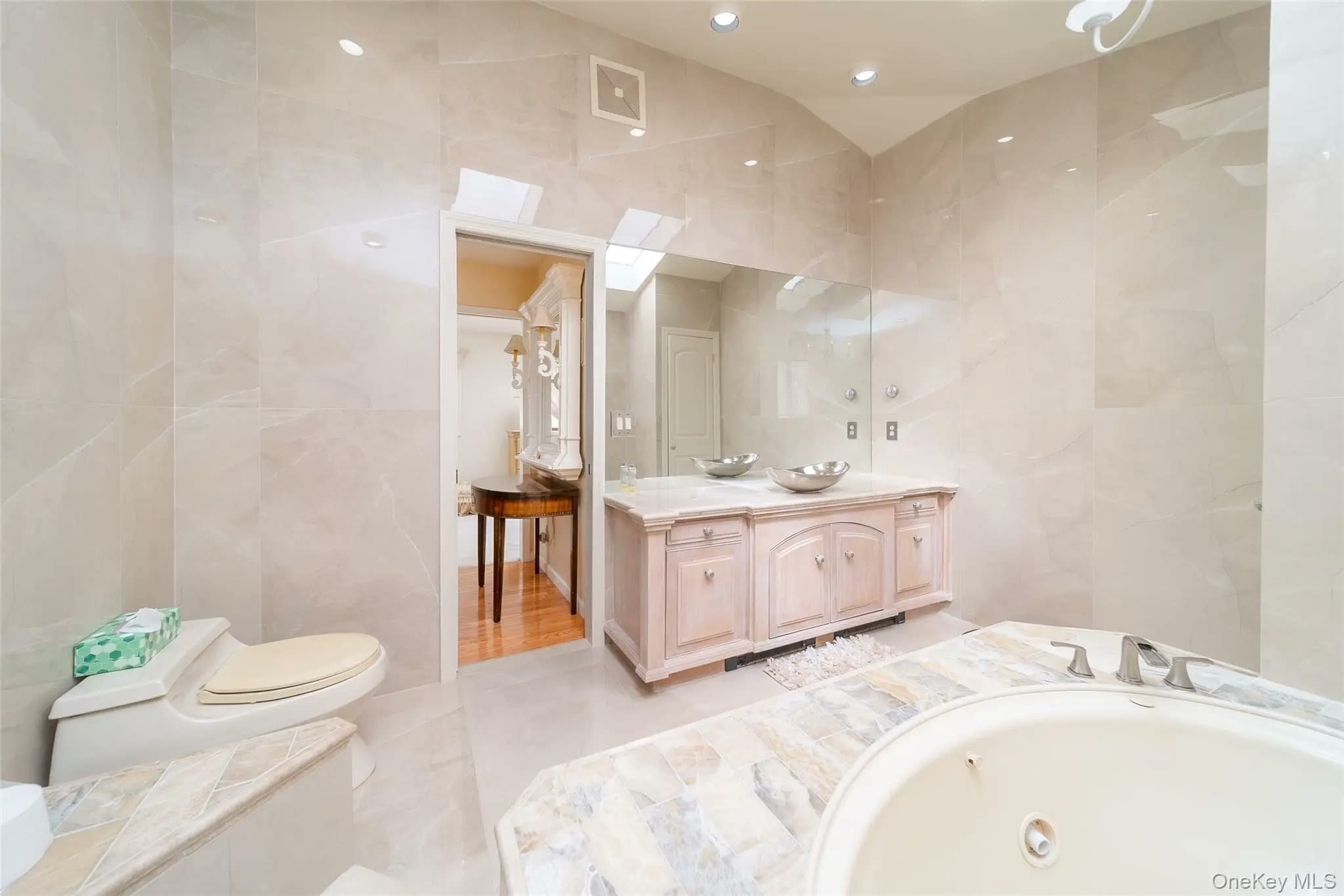 Whitestone $1,388,000 独栋住宅 照片 8