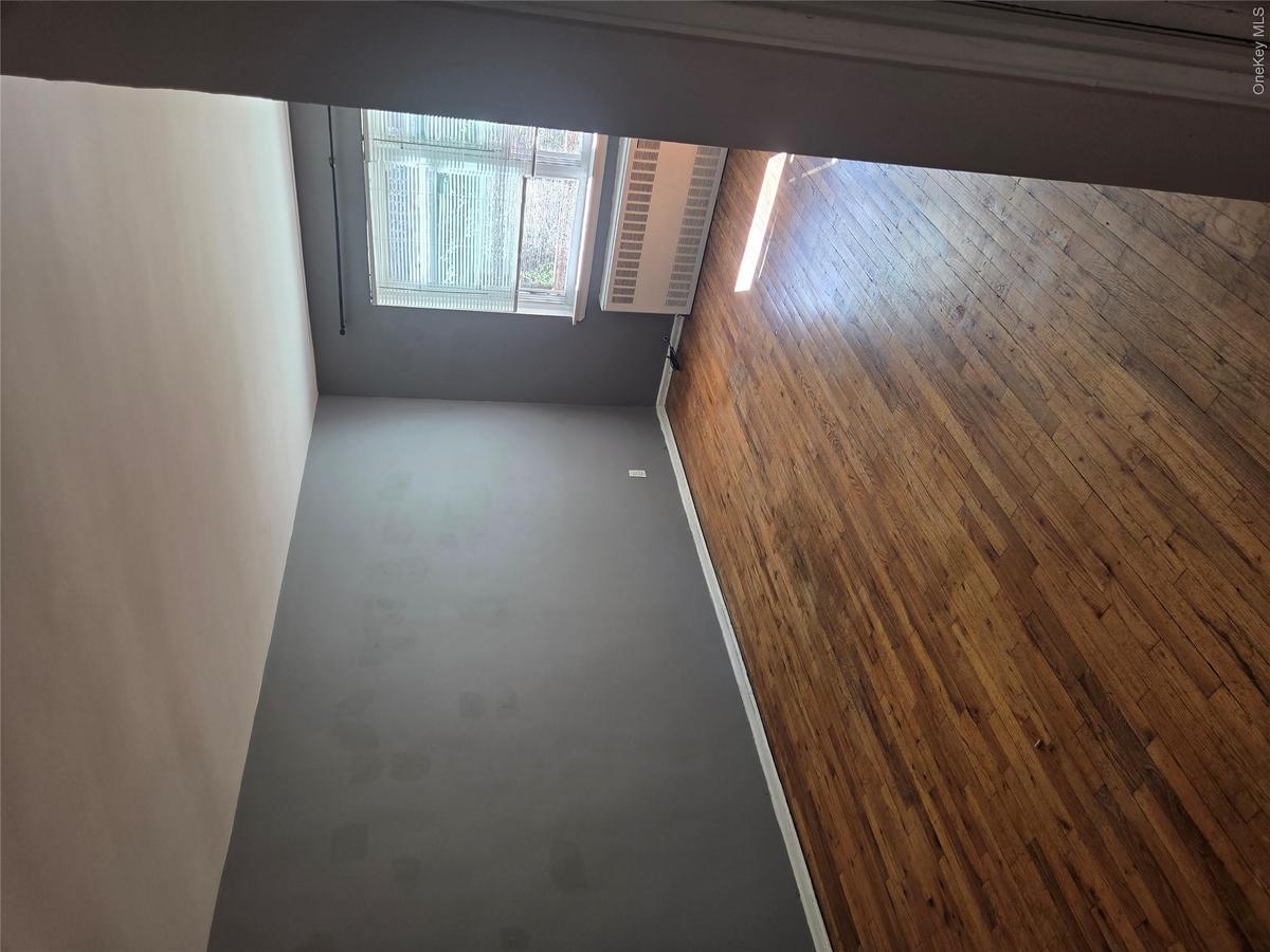 Bayside $1,058,000 两家庭住宅 照片 2