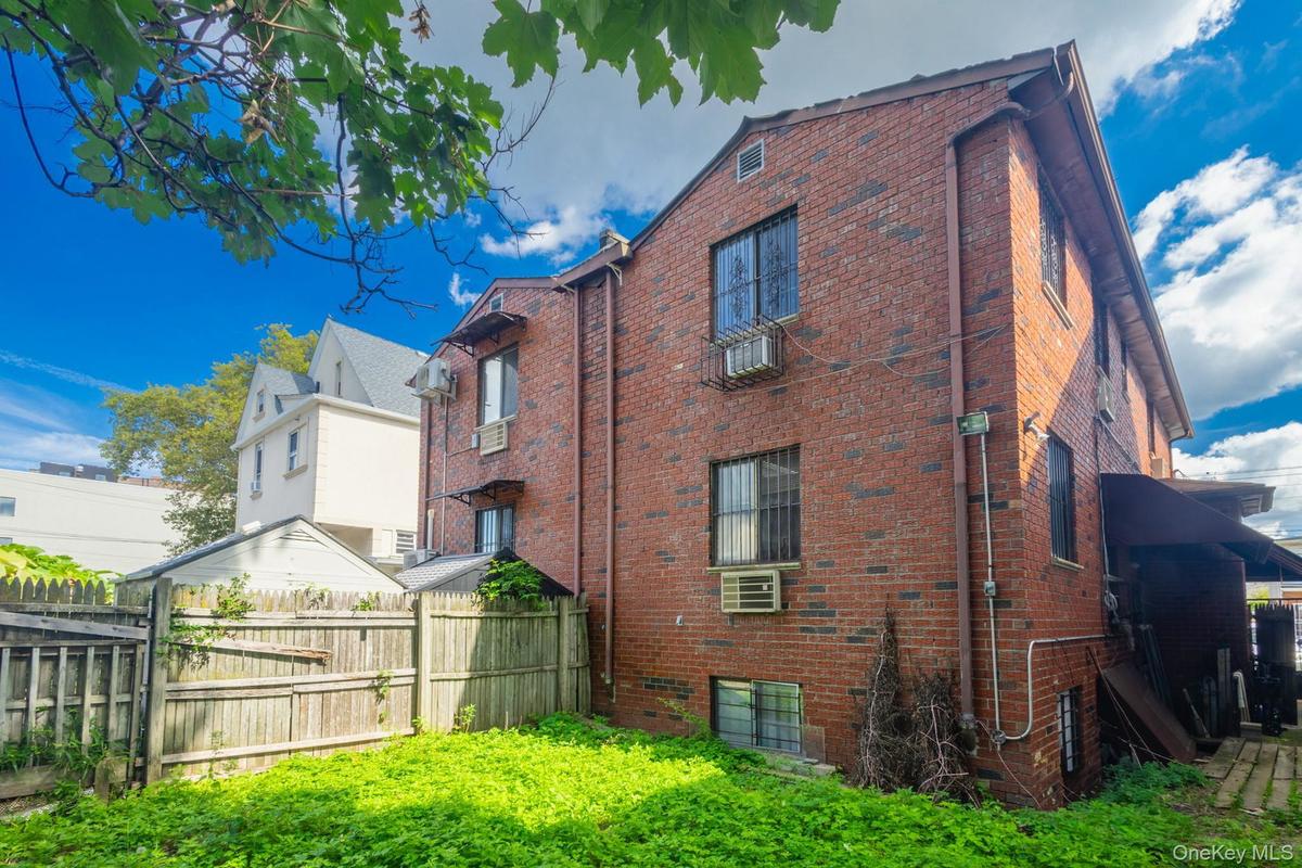 Flushing $1,300,000 多家庭住宅 照片 7