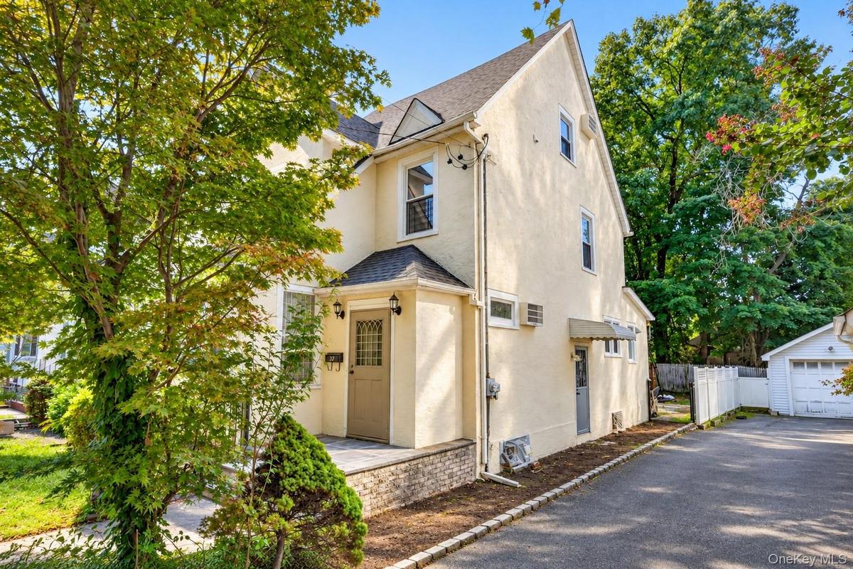 Great Neck $1,290,000 独立屋 照片 3
