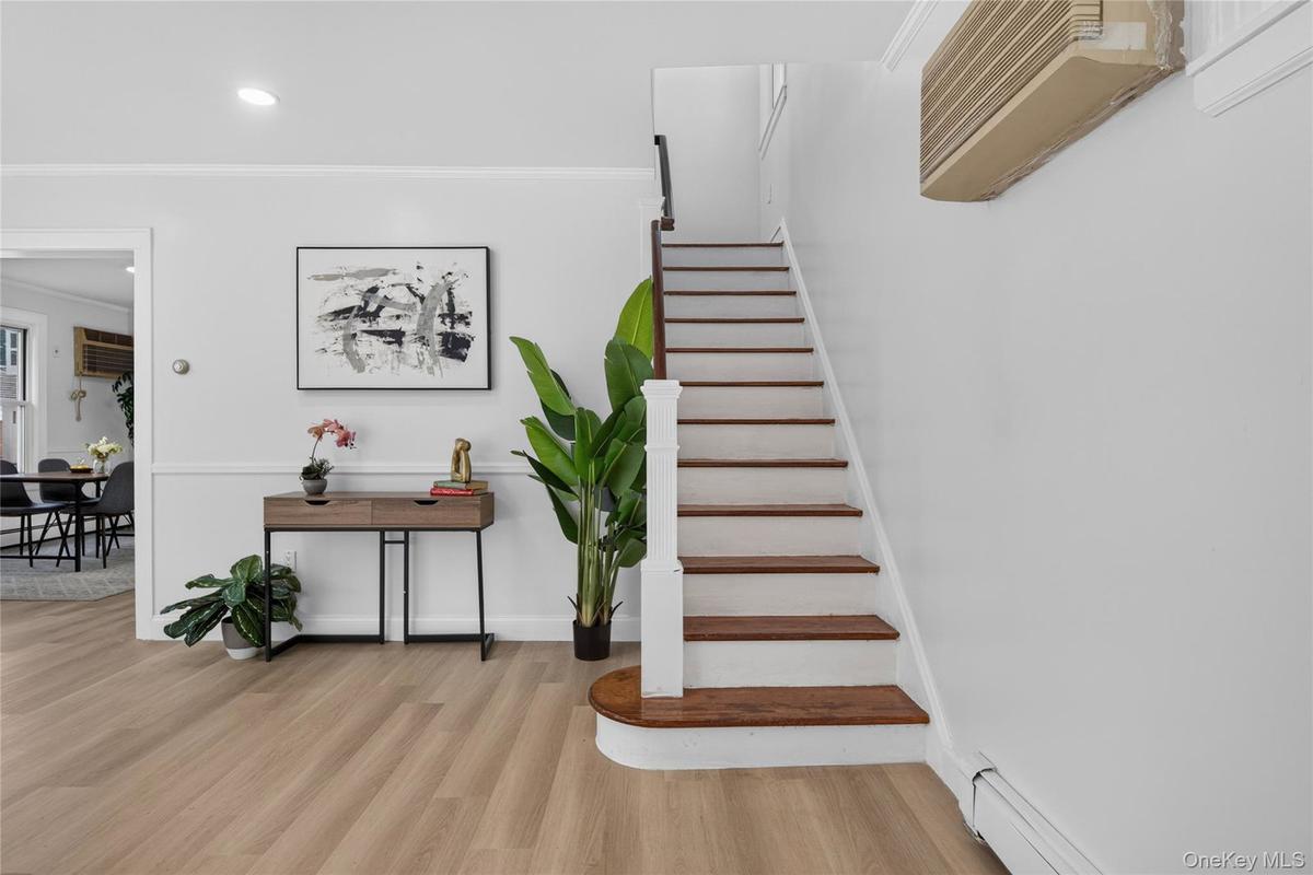 Great Neck $1,290,000 独立屋 照片 5