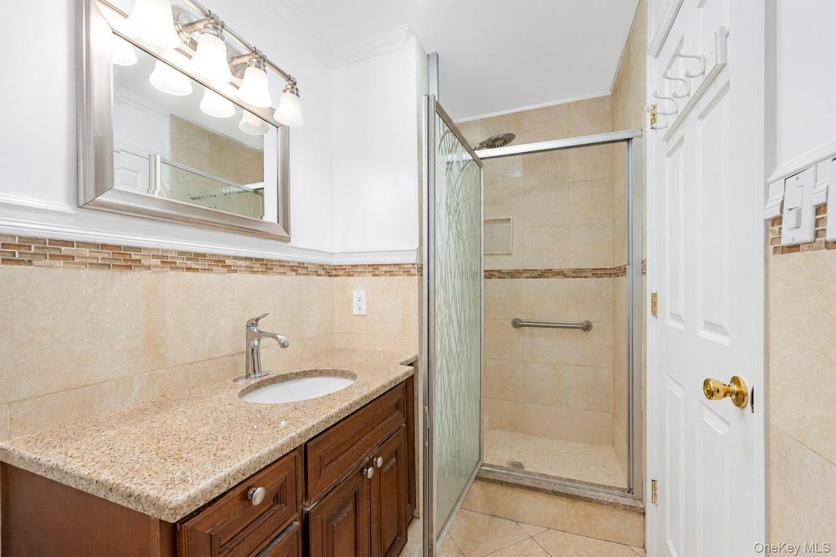 Great Neck $1,299,000 独立屋 照片 1