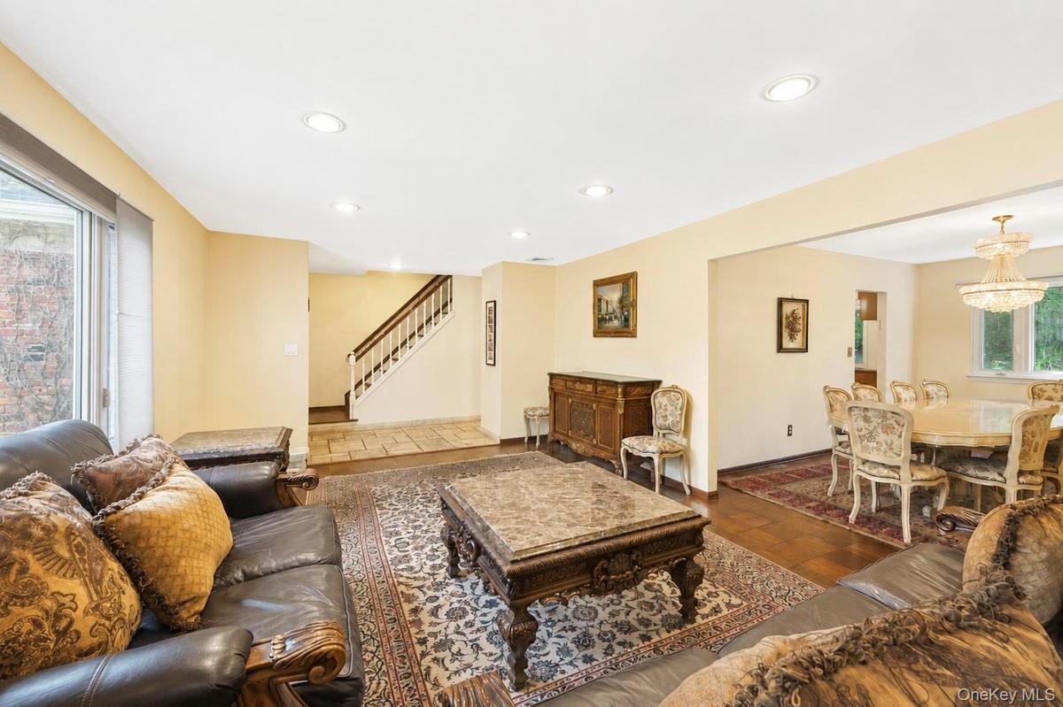 Great Neck $1,299,000 独立屋 照片 3