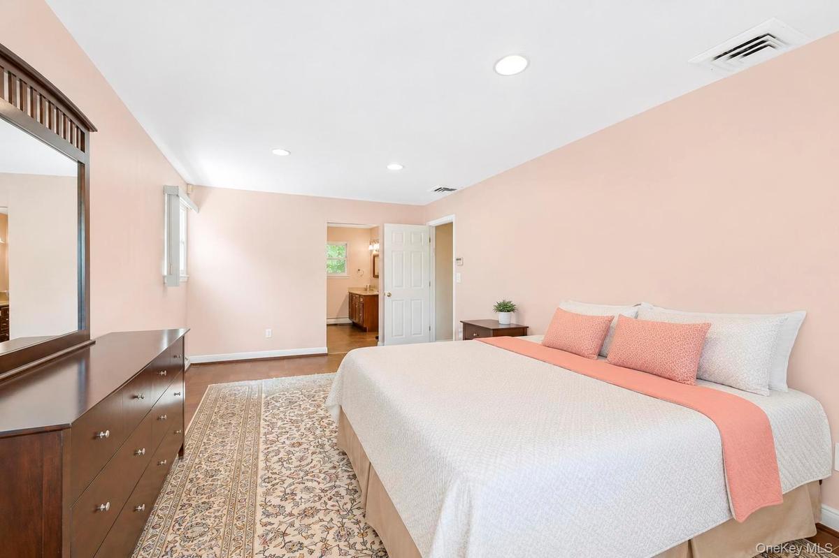 Great Neck $1,299,000 独立屋 照片 5