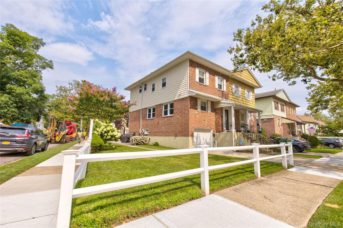 Oakland Gardens $1,249,000 独栋别墅 照片 1